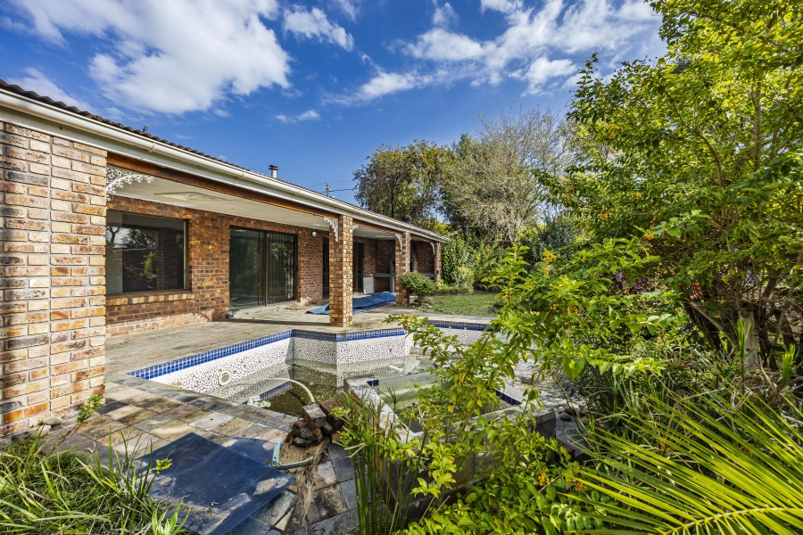 4 Bedroom Property for Sale in Nahoon Valley Park Eastern Cape